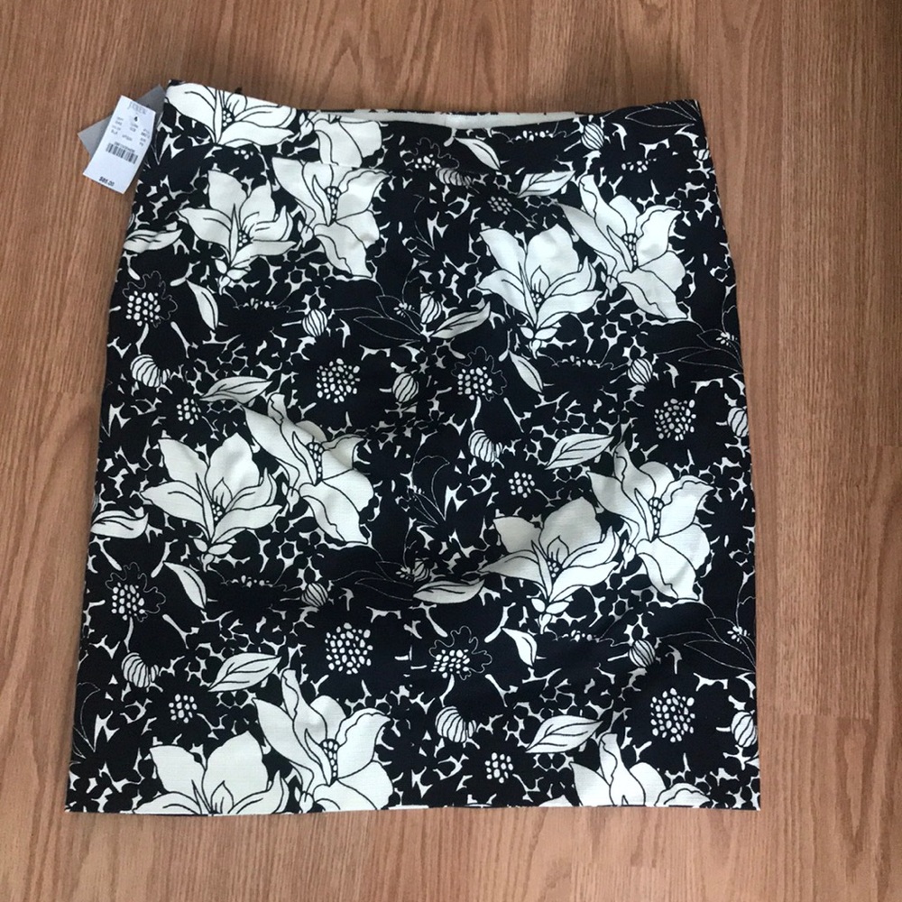 J-crew black and white floral skirt